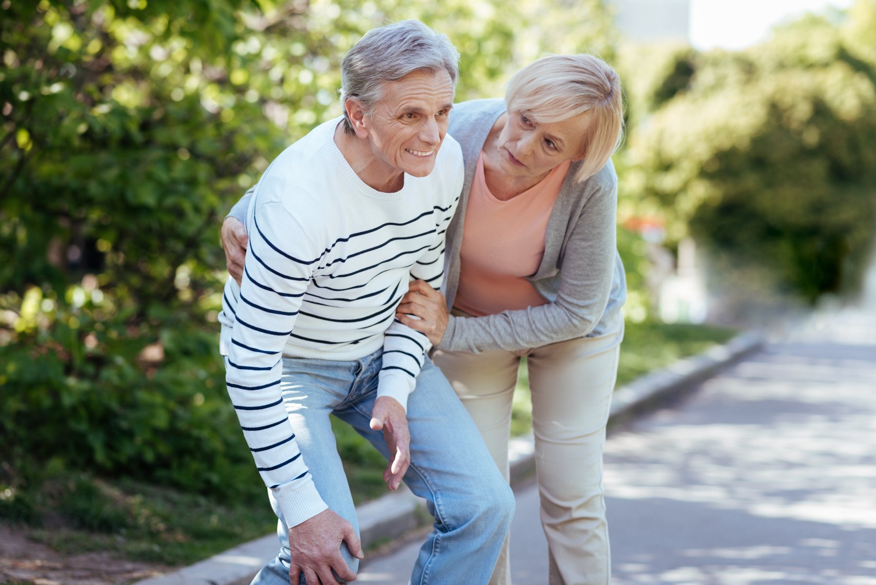 AdobeStock_Knee Balance Back Pain Senior-1800