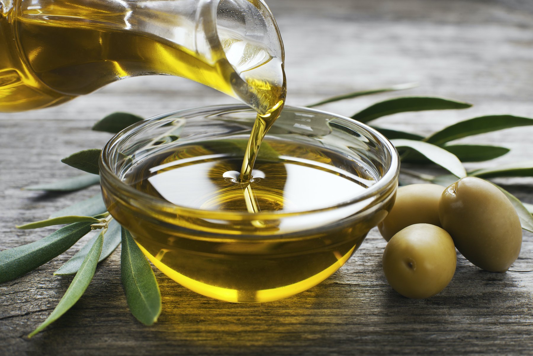 AdobeStock_Olive_Oil-1800