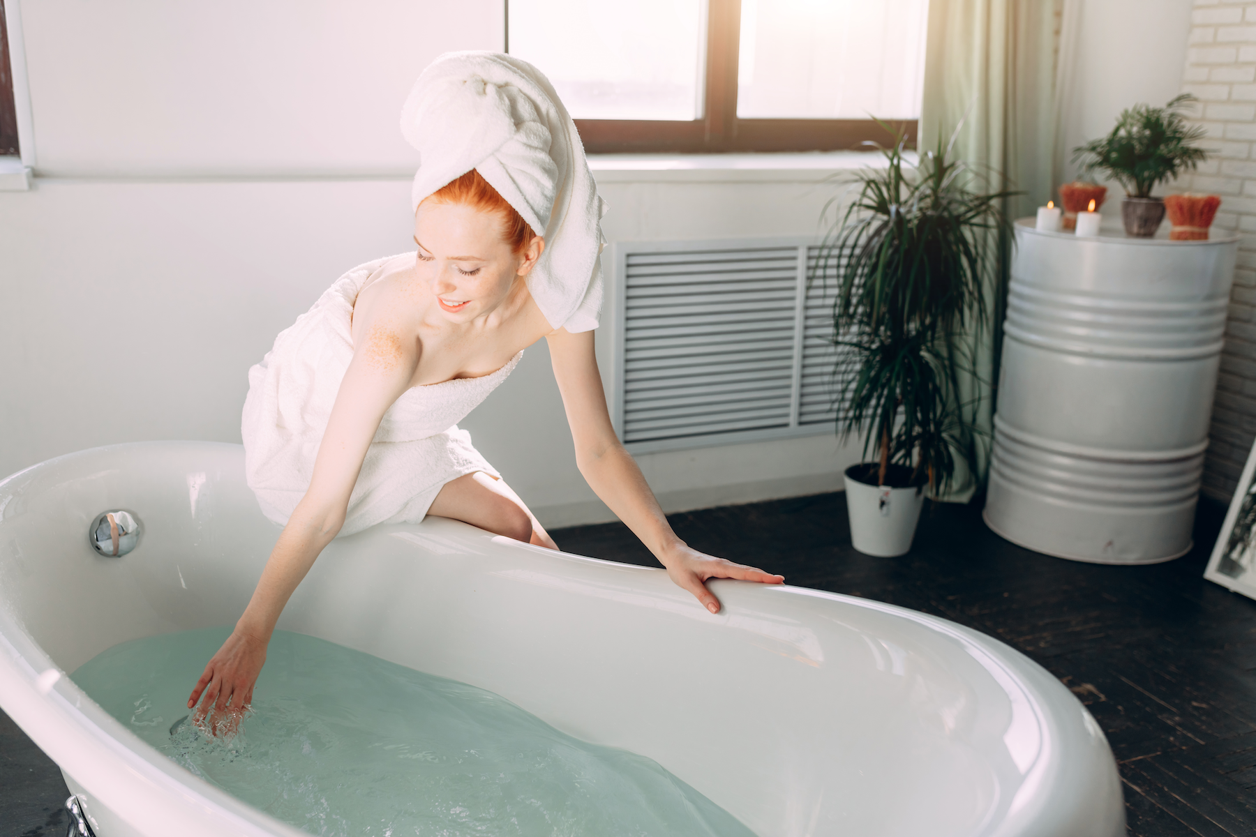 AdobeStock_Woman Preparing Mineral Bath-1800